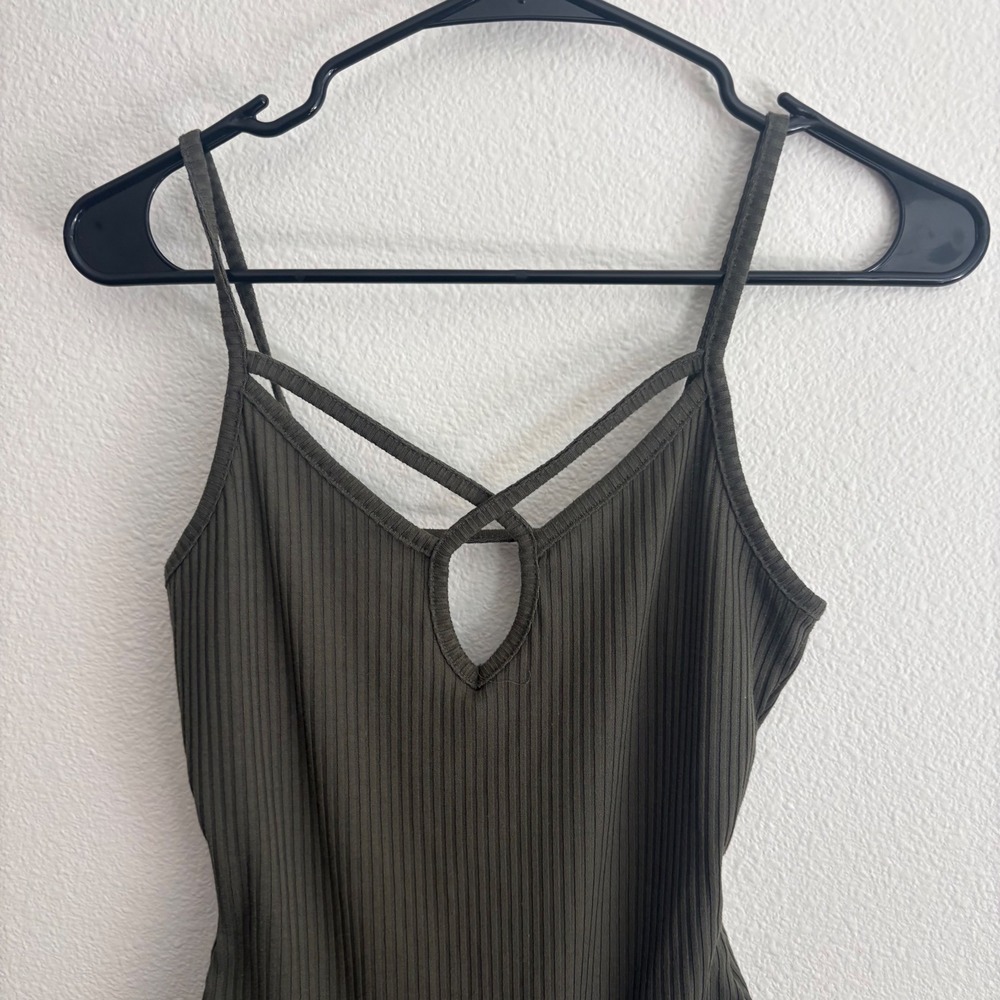 Charlotte Russe Olive Green Ribbed Strappy Keyhole Bodysuit Snap Crotch Size S - Picture 4 of 9